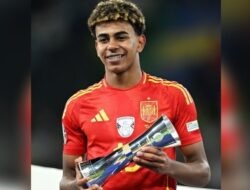 EURO 2024 — Lamine Yamal Terpilih Jadi Pemain Muda Terbaik