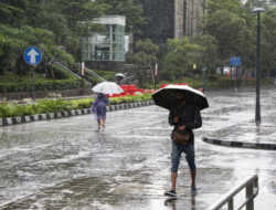 Hujan Warnai Langit Jakarta Hari Selasa Ini, Suhunya Sejuk