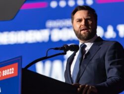 Trump Pilih Senator JD Vance Jadi Cawapresnya di Pemilu AS 2024