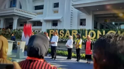 Resmikan Pasar Jongke Solo, Jokowi: “Mal Saja Kalah”