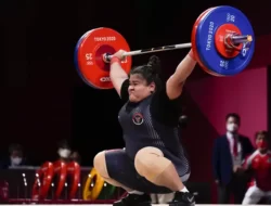 Lifter Perempuan Asal Aceh, Nurul Akmal, Ditugasi Jadi Penyulut Api ke Kaldron Utama pada Pembukaan PON XXI