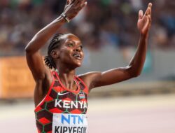 OLIMPIADE PARIS 2024 — Kipyegon Ukir Sejarah Jadi Atlet Pertama Raih Emas 1.500 M Putri Tiga Kali Beruntun