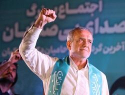Presiden Pezeshkian Deklarasikan Iran Masuk Perang Total Skala Penuh Lawan AS