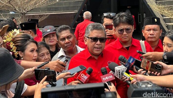 Hasto Ungkap soal Pertemuannya dengan Mantan Pacar Kaesang