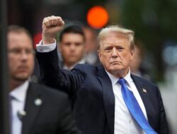 Presiden Donald Trump Keluarkan Pedoman Baru Lindungi Siswa Berdoa di Sekolah