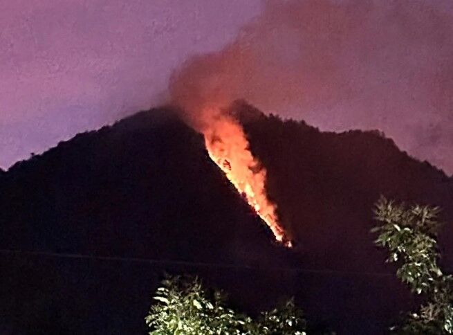 Gunung Telomoyo Semarang Terbakar Akibat Aktivitas Masyarakat Ini