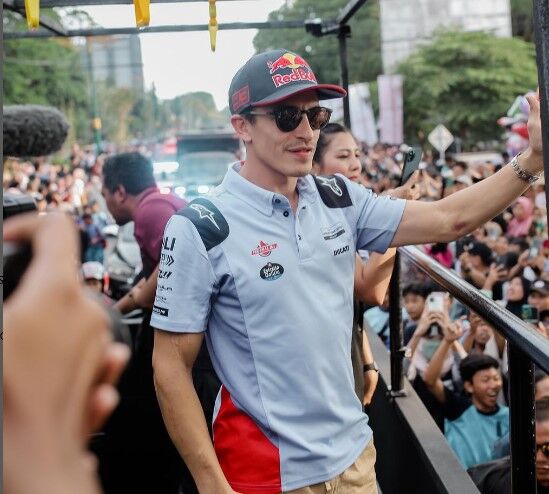 Marc Marquez Sangat Bahagia Ikut Parade Pebalap MotoGP di Mataram, Meski Datang Terlambat