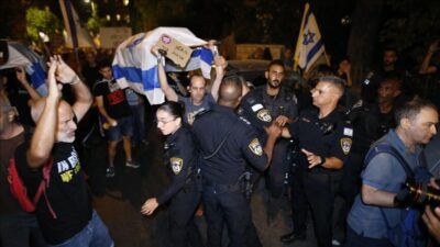 Protes Kebijakan Benjamin Netanyahu di Gaza, Ribuan Pengunjuk Rasa Warga Israel Terobos Barikade Polisi