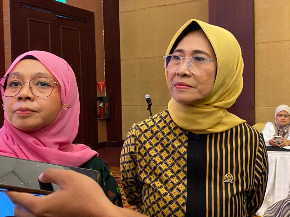Hetifah Harap Generasi Muda Makin Cerdas Berbahasa di Era Digital