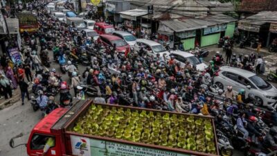 Kemacetan Horor di Puncak Saat Liburan Maulid Nabi Karena Kelebihan Kapasitas Kendaraan