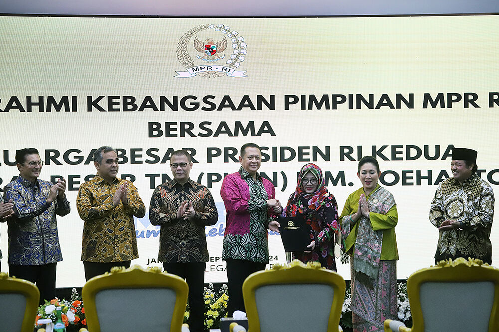 Ini Alasan MPR Cabut TAP Soal KKN Soeharto