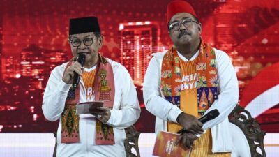 Pasangan Pramono Anung dan Rano Karno saat debat perdana Pilkada DKI di JIExpo Jakarta, Minggu (6/10/20240