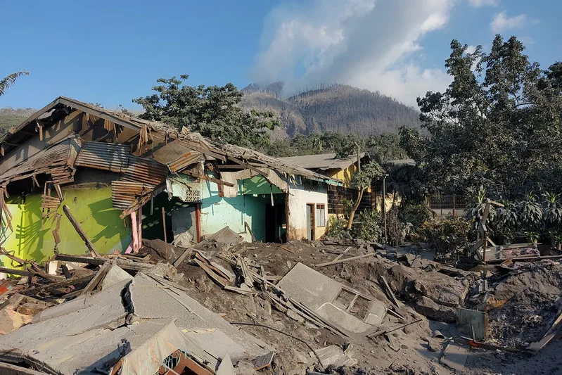 Bantu Korban Erupsi Gunung Lewotobi, Kemenkes Siapkan Tim
