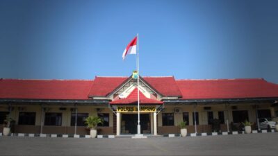 Polres Sampang Kerahkan Brimob Cari dan Tangkap Seorang Laki-laki yang Acungkan Celurit Jelang Pemungutan Suara Pilkada Serentak 2024