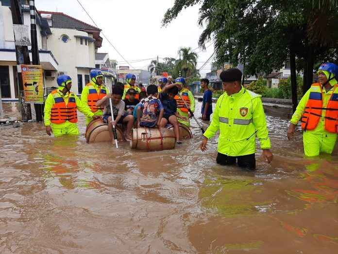 Sebanyak 320 Kepala Keluarga di Tangerang Selatan Terrendam Banjir