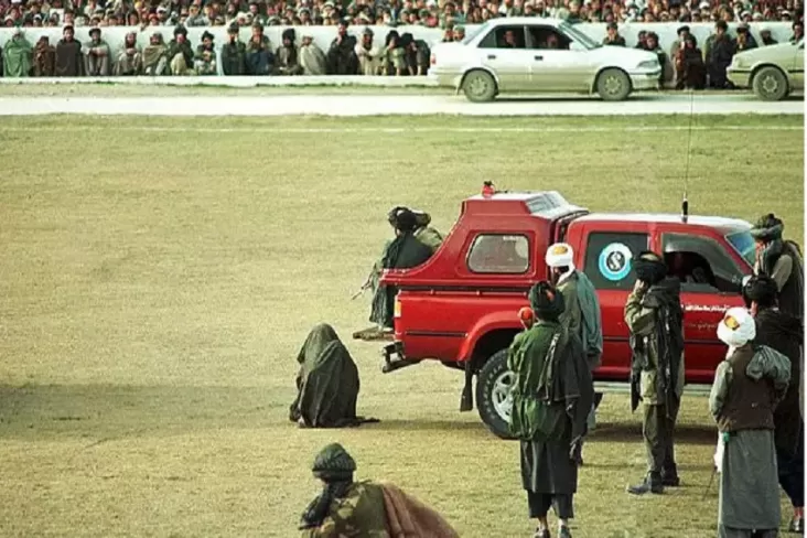 Ditonton Ribuan Warga, Taliban Eksekusi Mati Terpidana di Stadion
