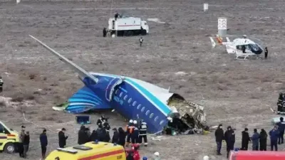 Kazakhstan Selidiki Penyebab Kecelakaan Pesawat Azerbaijan Airlines