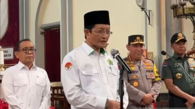 Menag: Prabowo Catat Sejarah Baru Jadi Presiden Pertama yang Lepas Keberangkatan Haji