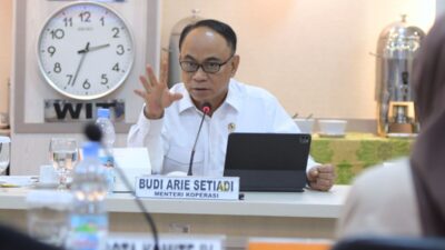 Menkop Paparkan 7 Tantangan Penguatan Produksi Susu Sapi Lewat Koperasi