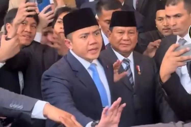 Seskab Teddy Jelas Alasan Prabowo Tunda Kunjungan ke Malaysia