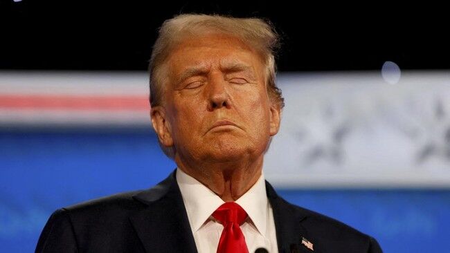 Gedung Putih Redam Isu Kesehatan Trump Terkait Pembengkakan Kaki