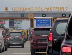 Untuk Sementara Kendaraan Dilarang Keluar di Gerbang Tol Pasteur Bandung