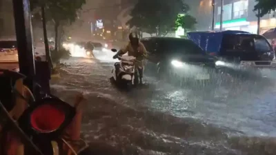 Kurang dari 24 Jam Banjir yang Merendam Sejumlah Titik di Jakarta Sudah Surut