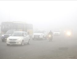 Puluhan Penerbangan di New Delhi dan Negara Bagian Utara India Ditunda Akibat Kabut Tebal
