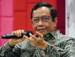 Mensesneg Klaim Mahfud MD Bersedia Gabung Komite Reformasi Polri
