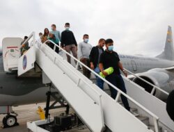 Kelompok Migran Pertama yang Dideportasi Pemerintahan Donald Trump Tiba di Kolombia