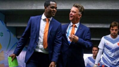 SEPAK BOLA -- Media Spanyol Klaim Patrick Kluivert dan Louis Van Gaal Bakal Tandem di Timnas Indonesia
