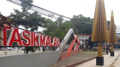Dinas Kesehatan Tasikmalaya Turunkan Tim ke Kecamatan Manonjaya Tangani Puluhan Warga yang Sakit Seragam