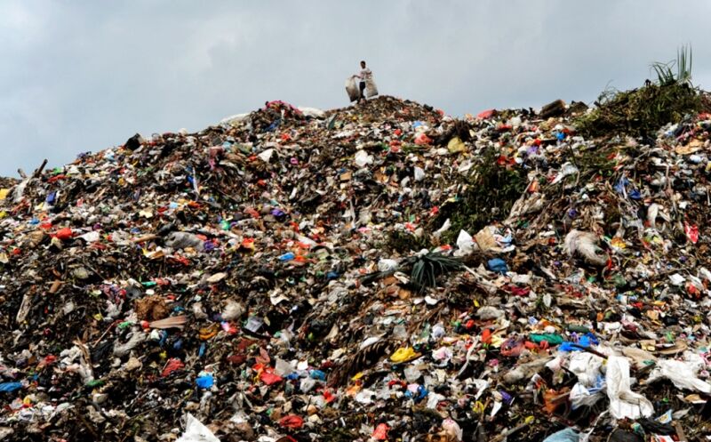 Petugas Kebersihan Tewas Tertimbun Tumpukan Sampah
