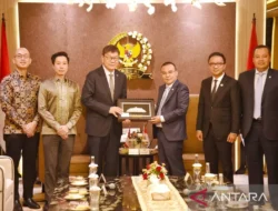 Terima Kunjungan Dubes Singapura, Sufmi Dasco Bicara Soal Pangan hingga EBT
