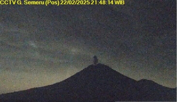 Waspada, Gunung Semeru Tercatat Erupsi 11 Kali pada Sabtu Malam, Salah Satunya Setinggi 700 Meter