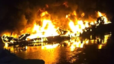 Kebakaran Kapal di Dermaga Marina Ancol Semalam, 1 Orang Dilaporkan Meninggal dan 5 Luka-luka