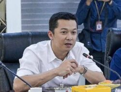 Wamen Taufik Hidayat Kunjungi Ruang Kerja Dito Ariotedjo di Kemenpora Senin Malam