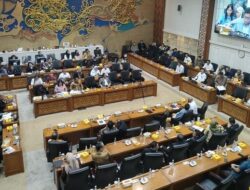 DPR-Pemerintah Sepakat 52 RUU Prolegnas 2025, Ada RUU Polri Sampai Perampasan Aset