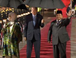 Prabowo Sambut Hangat Erdogan di Halim, Assalamualaikum, How Are You?