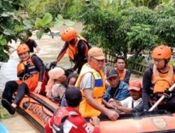 Empat Desa di Karawang Selatan Terisolasi Akibat Banjir Setinggi 1,5 Meter