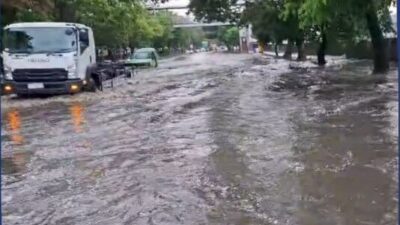 Ketinggian Air Banjir di Jakarta Berangsur Surut Selasa Pagi