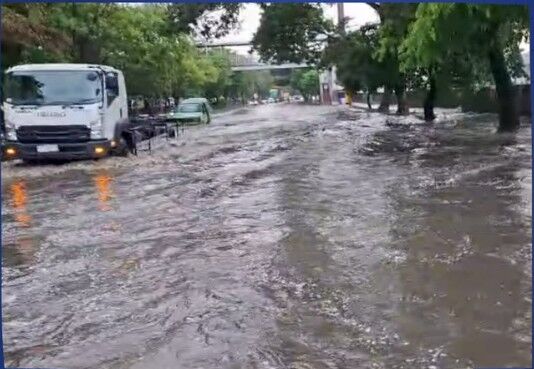 Ketinggian Air Banjir di Jakarta Berangsur Surut Selasa Pagi