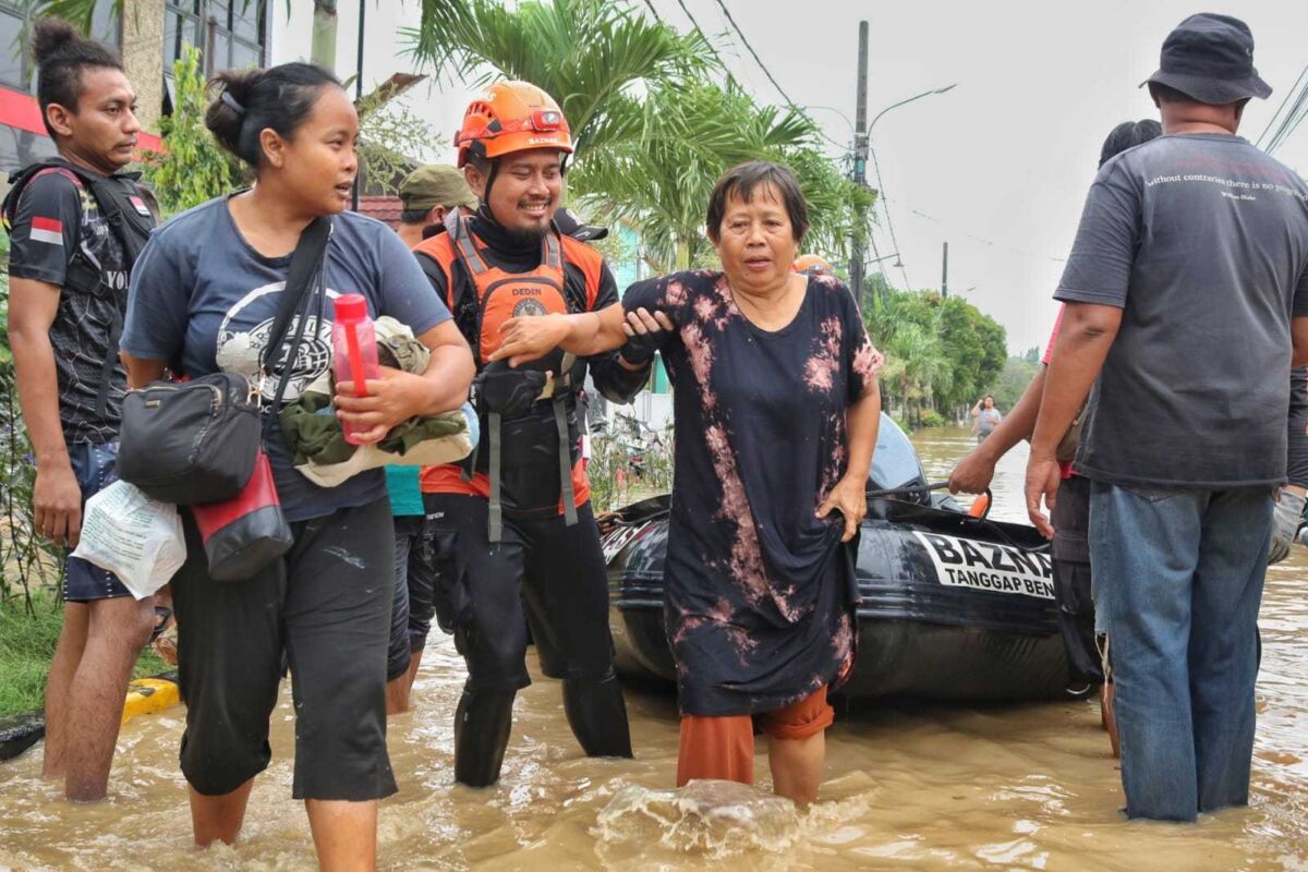Baznas Berikan Layanan Kesehatan untuk Warga Jakarta Terdampak Banjir