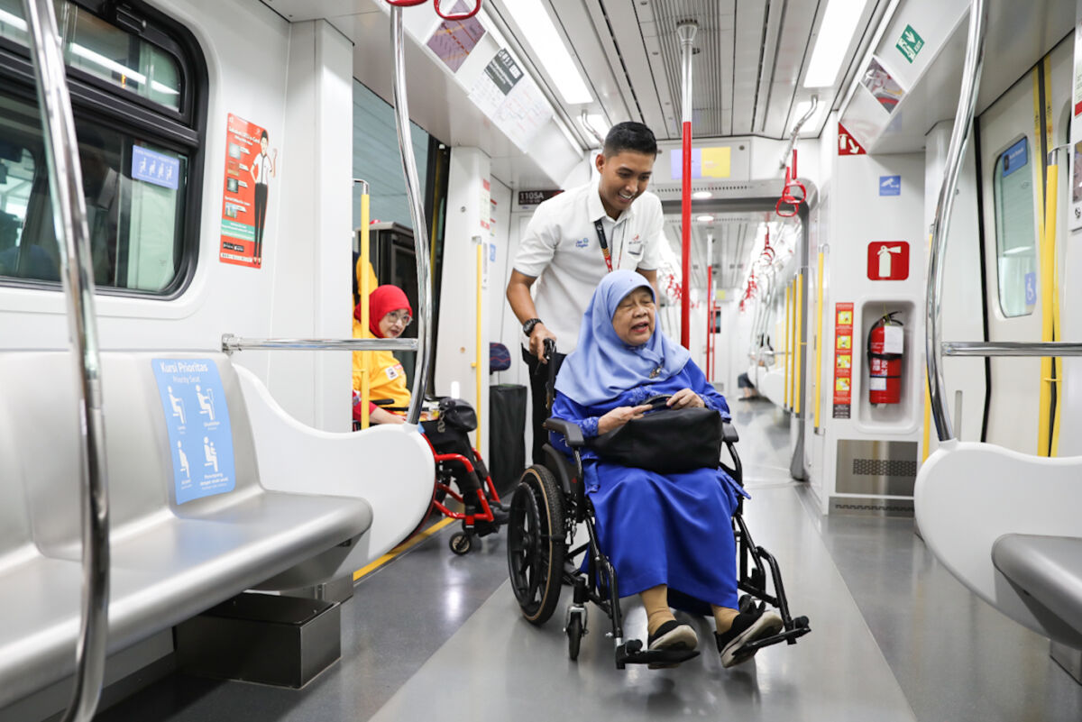 Sebanyak 250 Difabel Dilayani PT KAI Daop 1 Mudik pada H-2 Lebaran 2025
