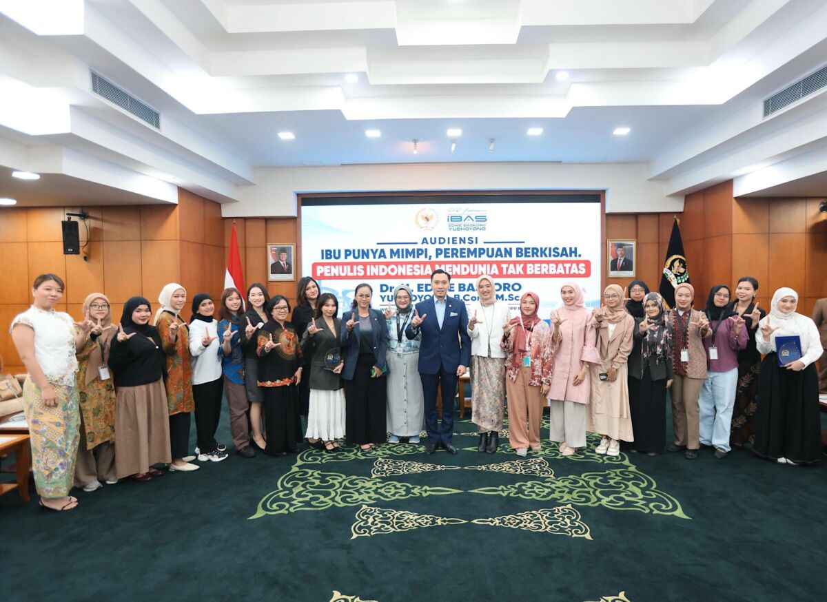 Ibas: Menulis-Membaca Mempertajam Pikiran dan Menjawab Kebodohan