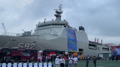 Lebih dari 1000 orang Manfaatkan Fasilitas Transportasi Balik Gratis Gunakan Kapal Perang TNI AL pada Lebaran 2025