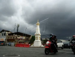 BMKG Imbai Masyarakat Yogyakarta Waspada Cuaca Ekstrem Tiga Hari ke Depan