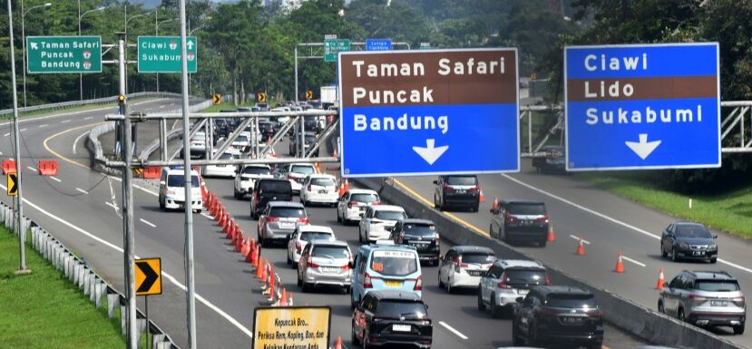 Polisi Terapkan One Way Arah Jakarta ke Puncak