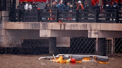 Helikopter Jatuh di Sungai Hudson New York AS, 6 Orang Dilaporkan Tewas
