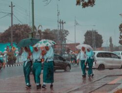 Jakarta Siap Payung, Hujan Ringan Sambangi Siang Ini